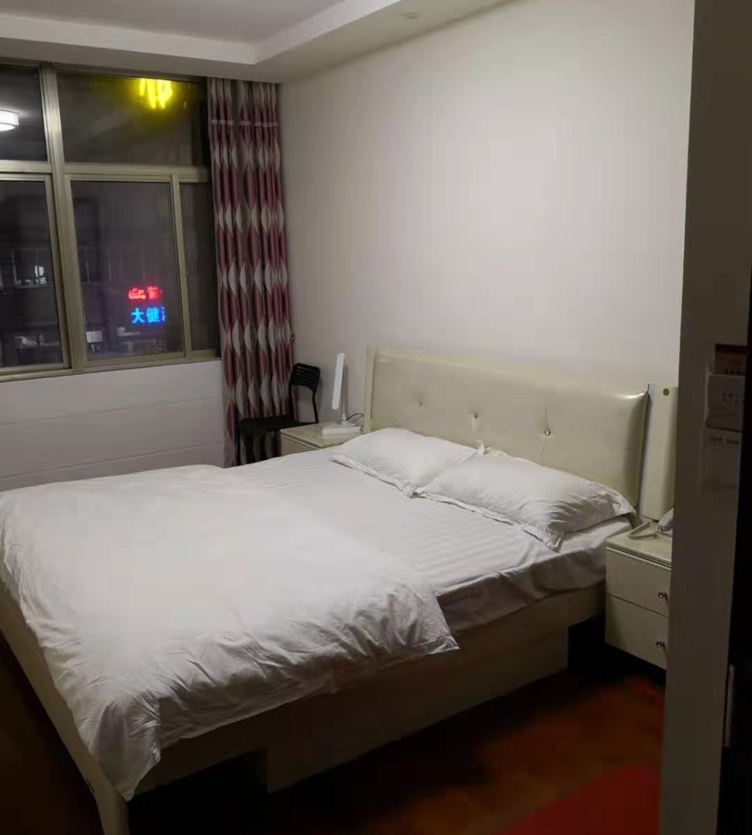 豪华大床房