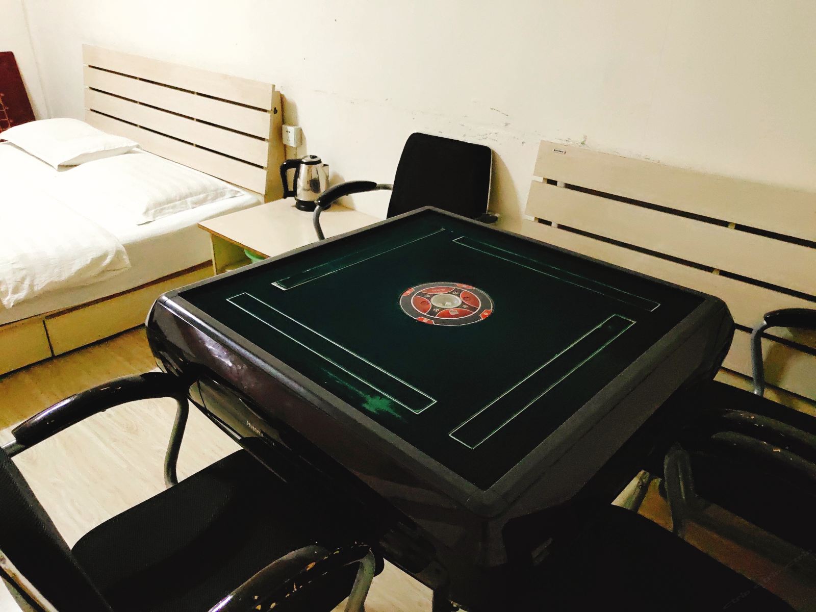 棋牌大床房(公卫)