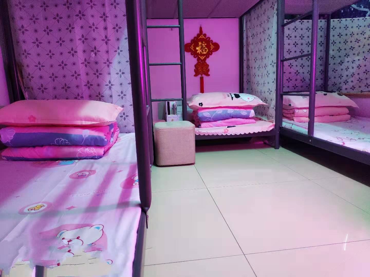 女生六人间（床位）