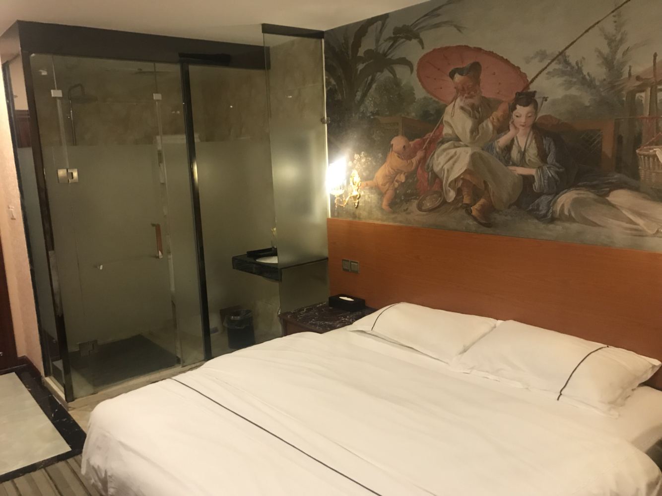豪华大床房