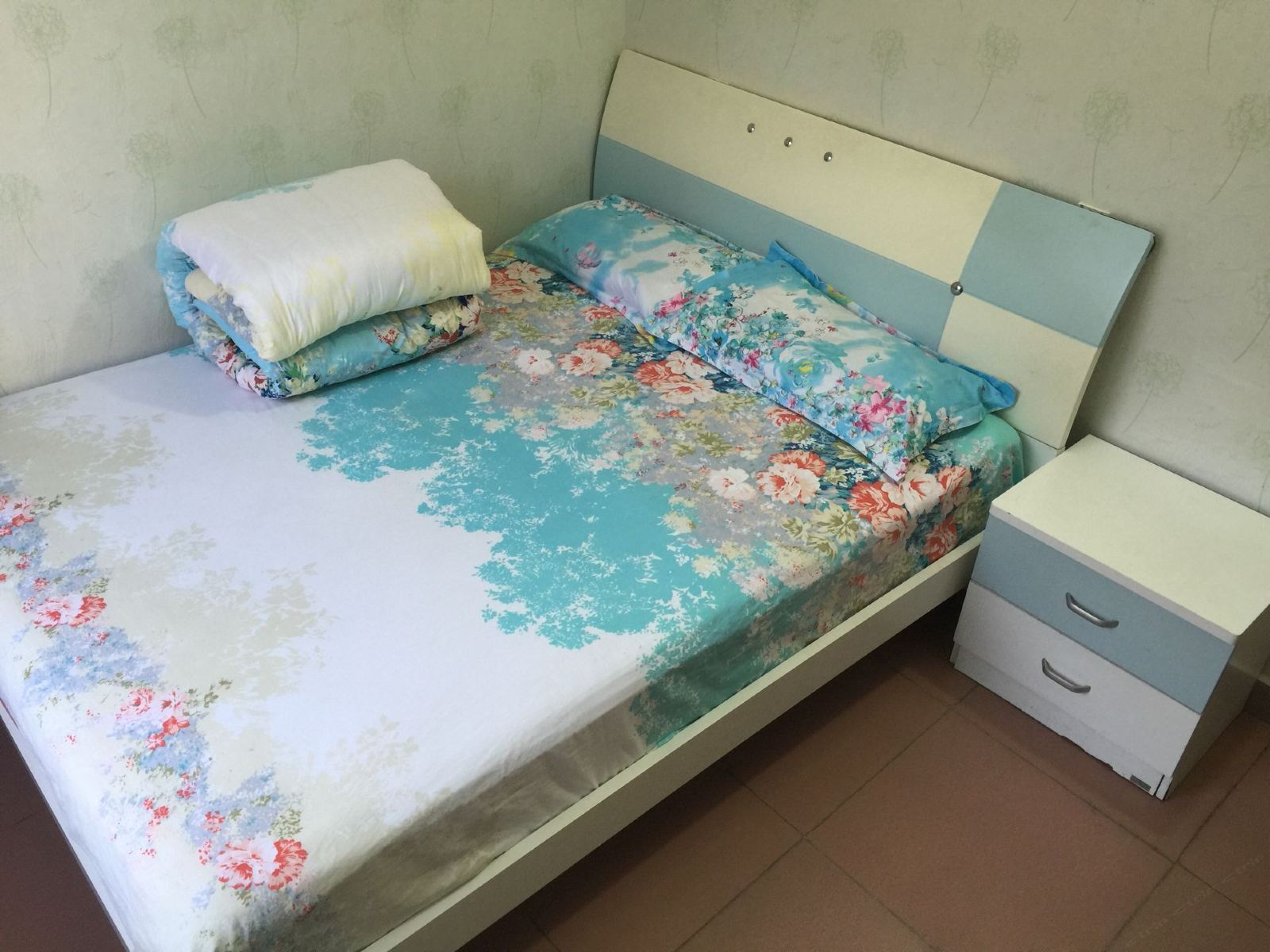 阳光大床房