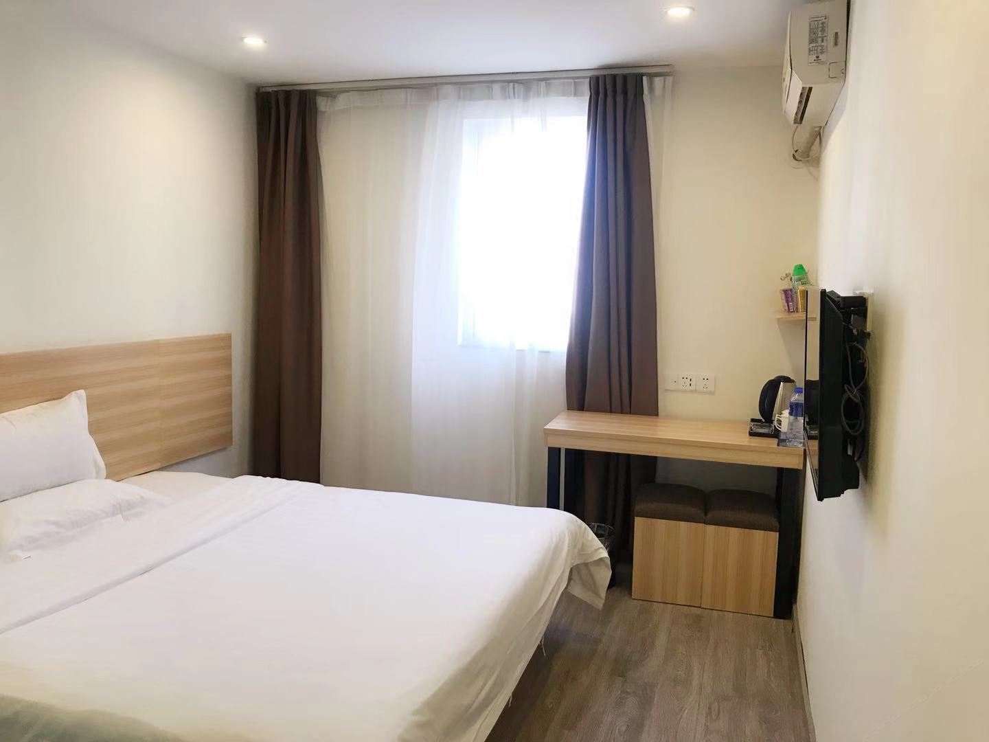 标准大床房