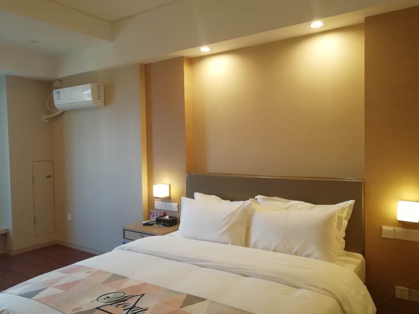 经典大床房