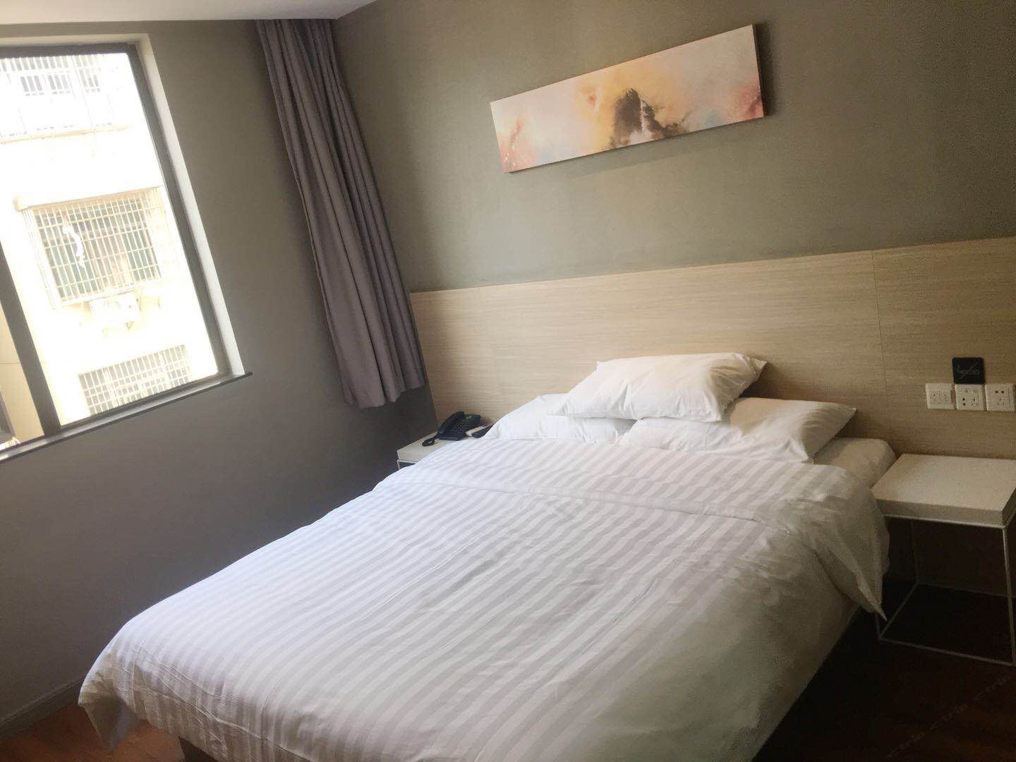 高级大床房