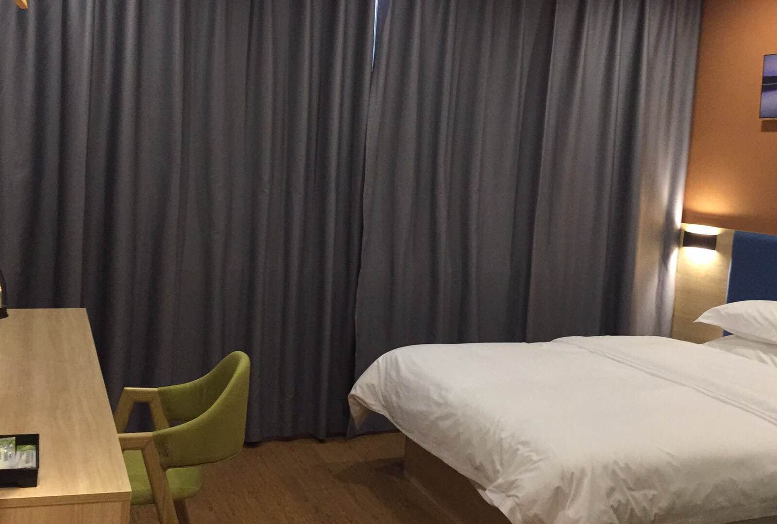 欧式简约大床房