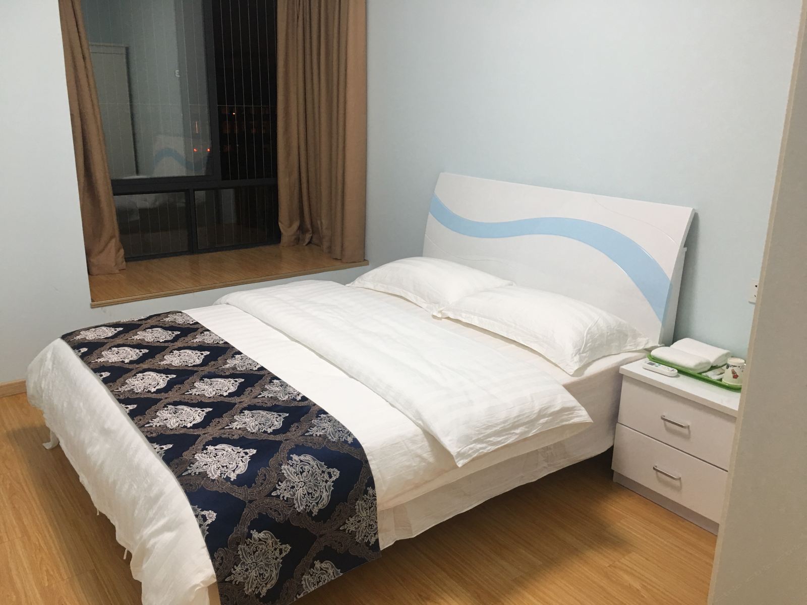 浪漫大床房