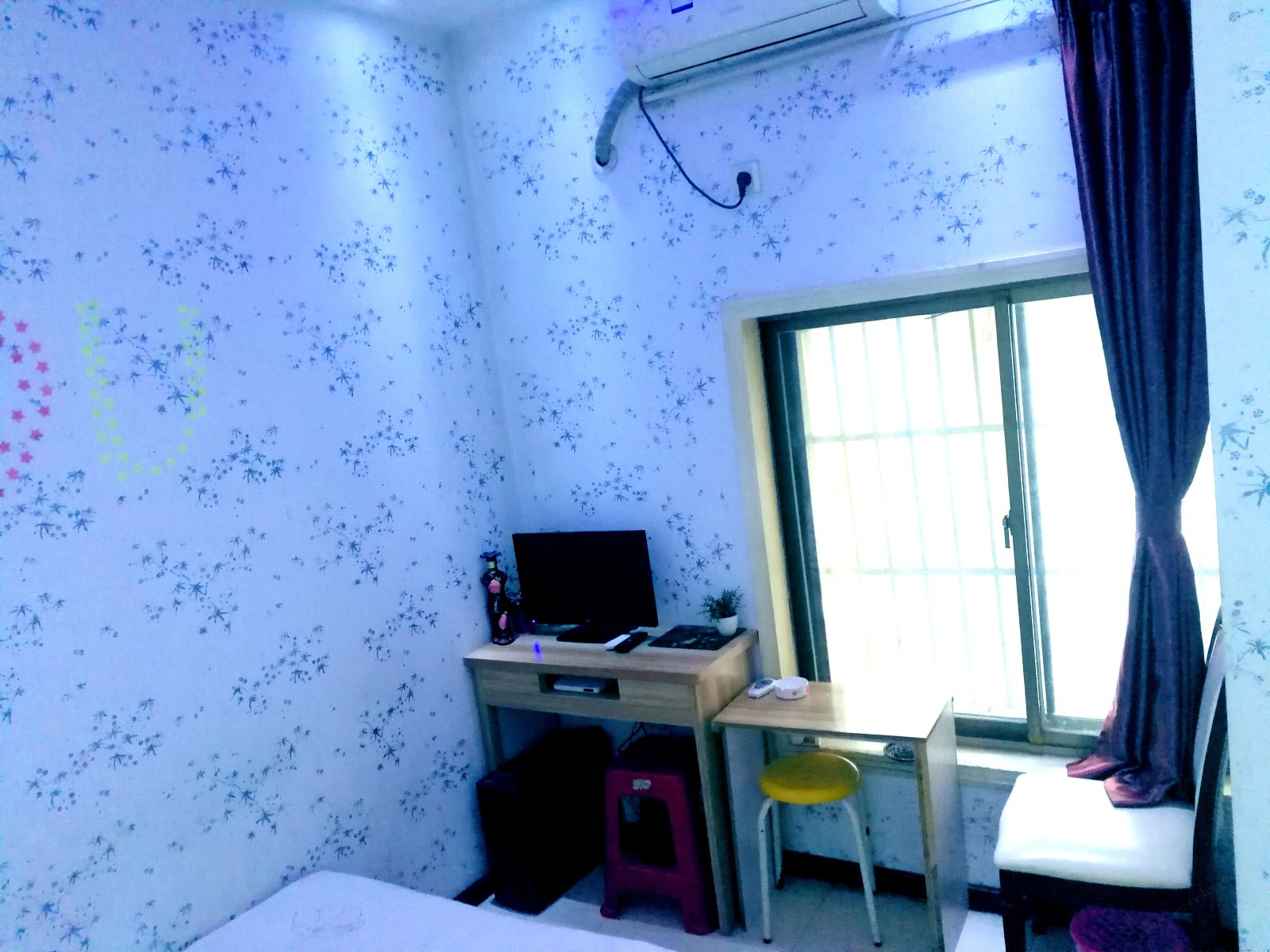 电脑大床房