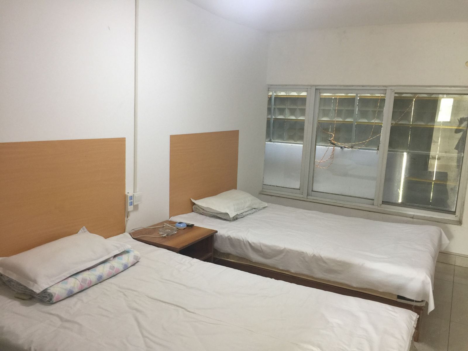 普通双人间(公共卫浴)