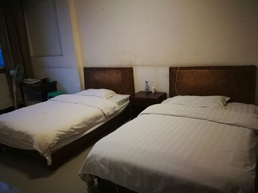 双人房(公共卫浴)