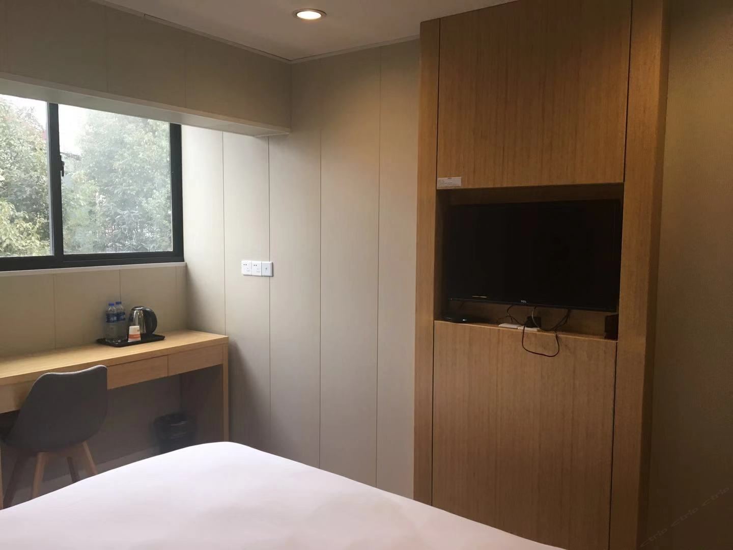 商务大床房