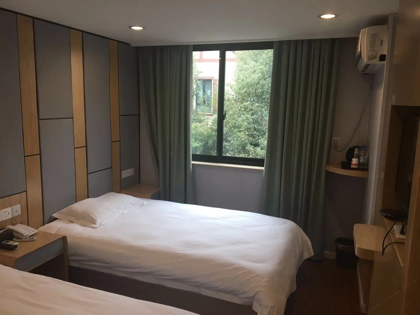 豪华双床房