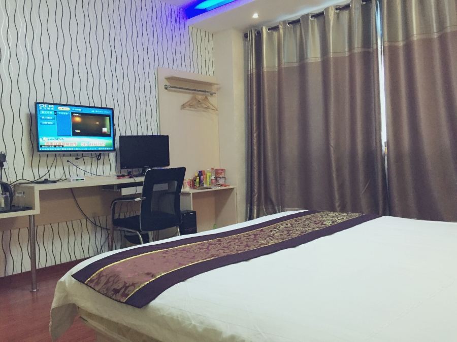 浪漫大床房