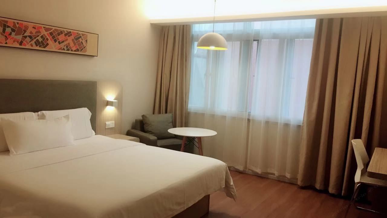 零压高级大床房