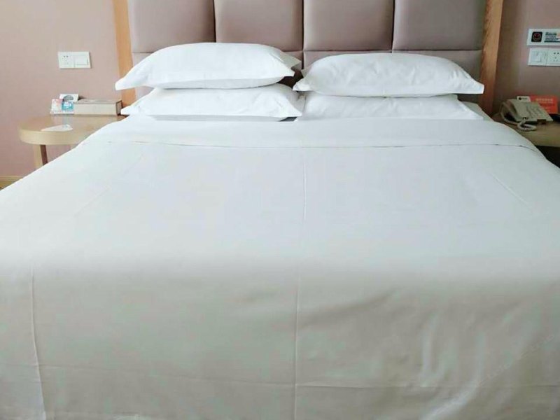 hotelPic