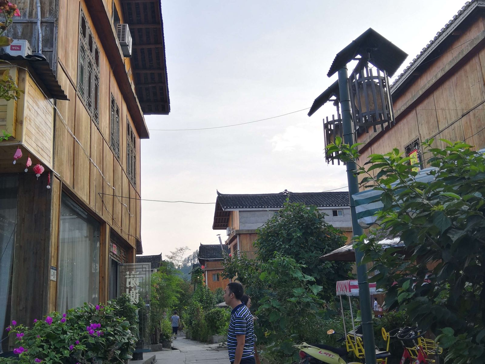 江口梵净山郑妹侗家山庄