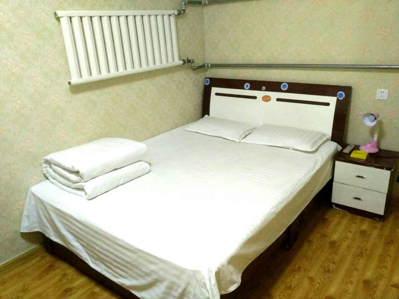 情侣大床间