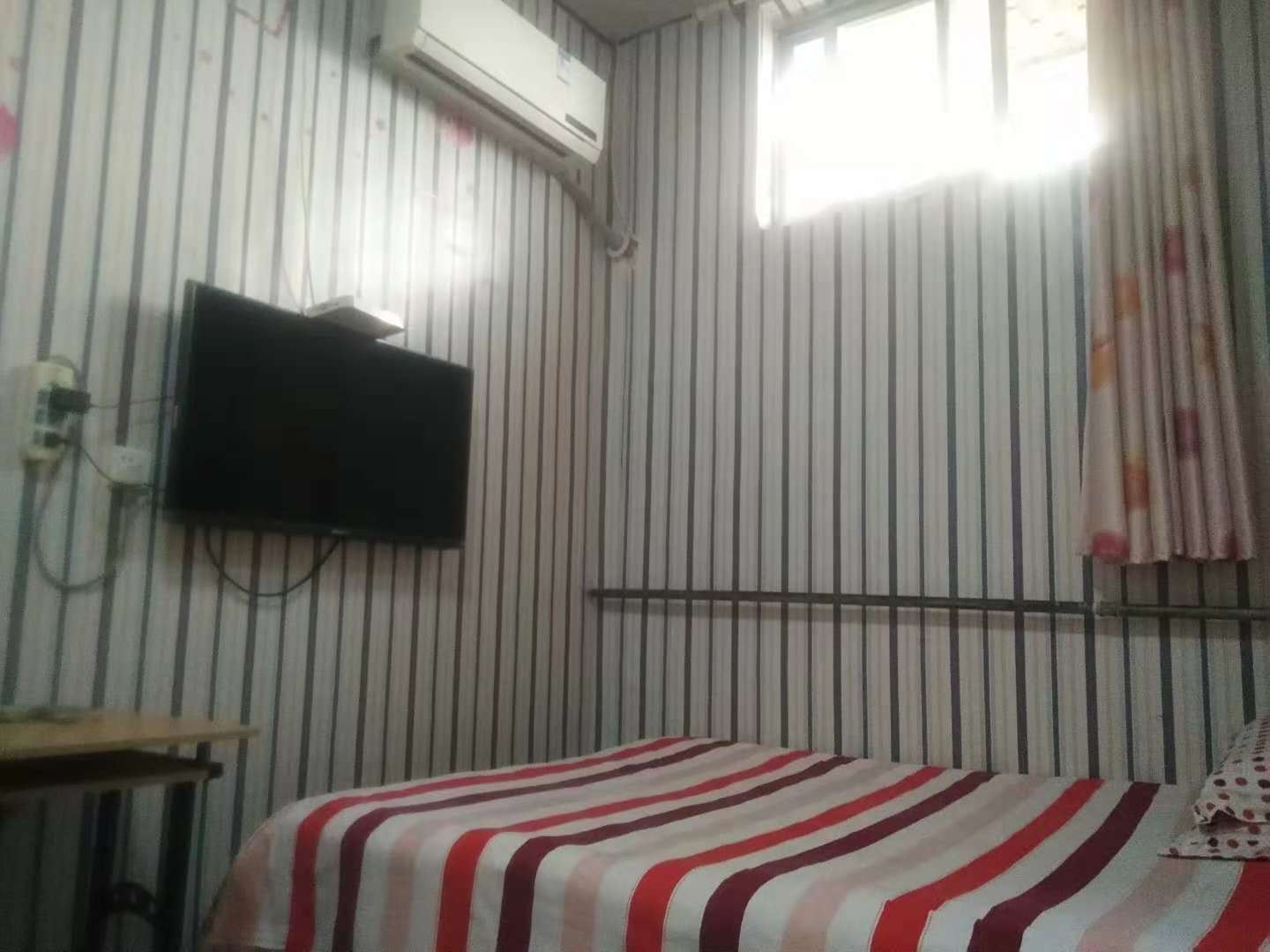 温馨三人间