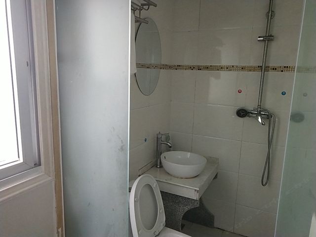 电脑大床房