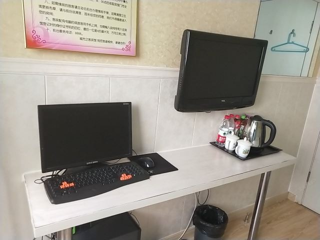 电脑大床房