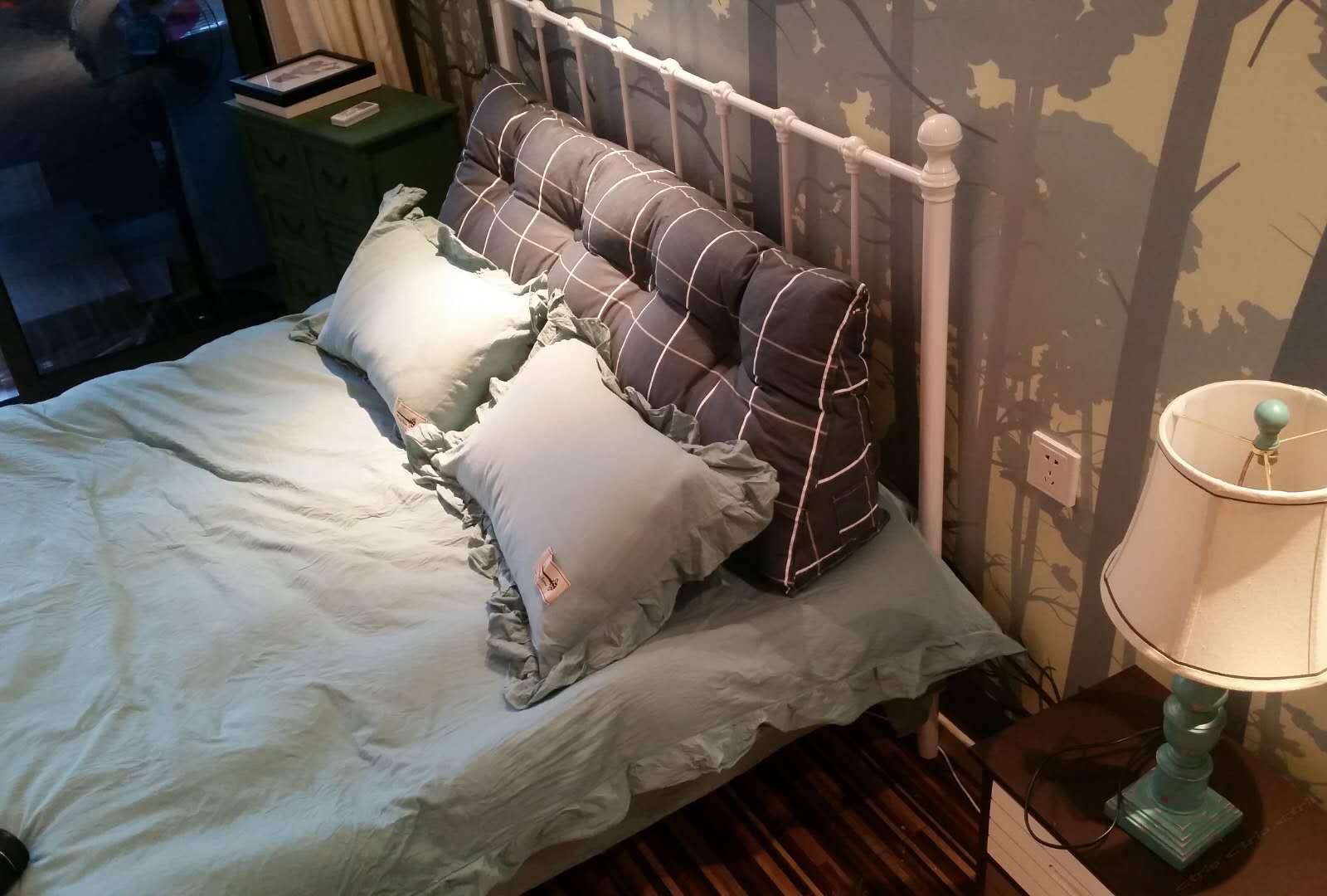 北欧ins现代舒适大床房