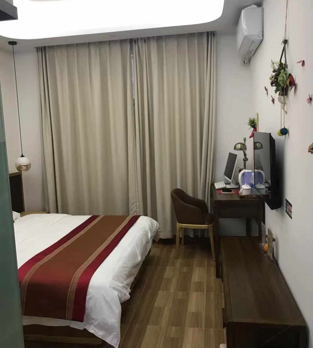 商务大床房