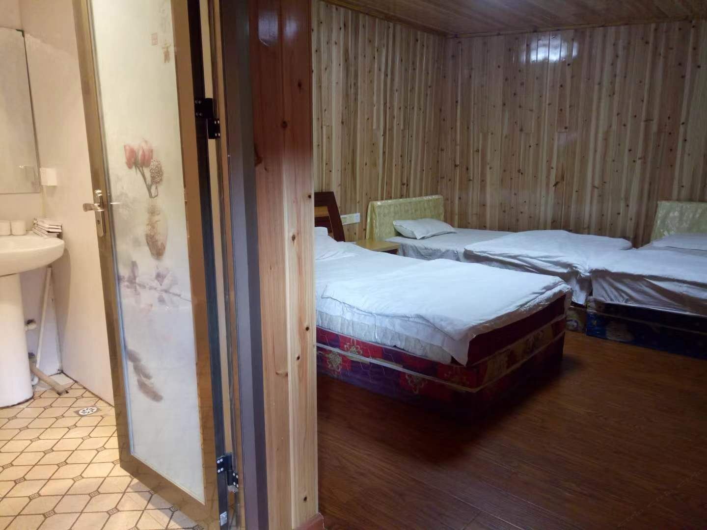 三人房