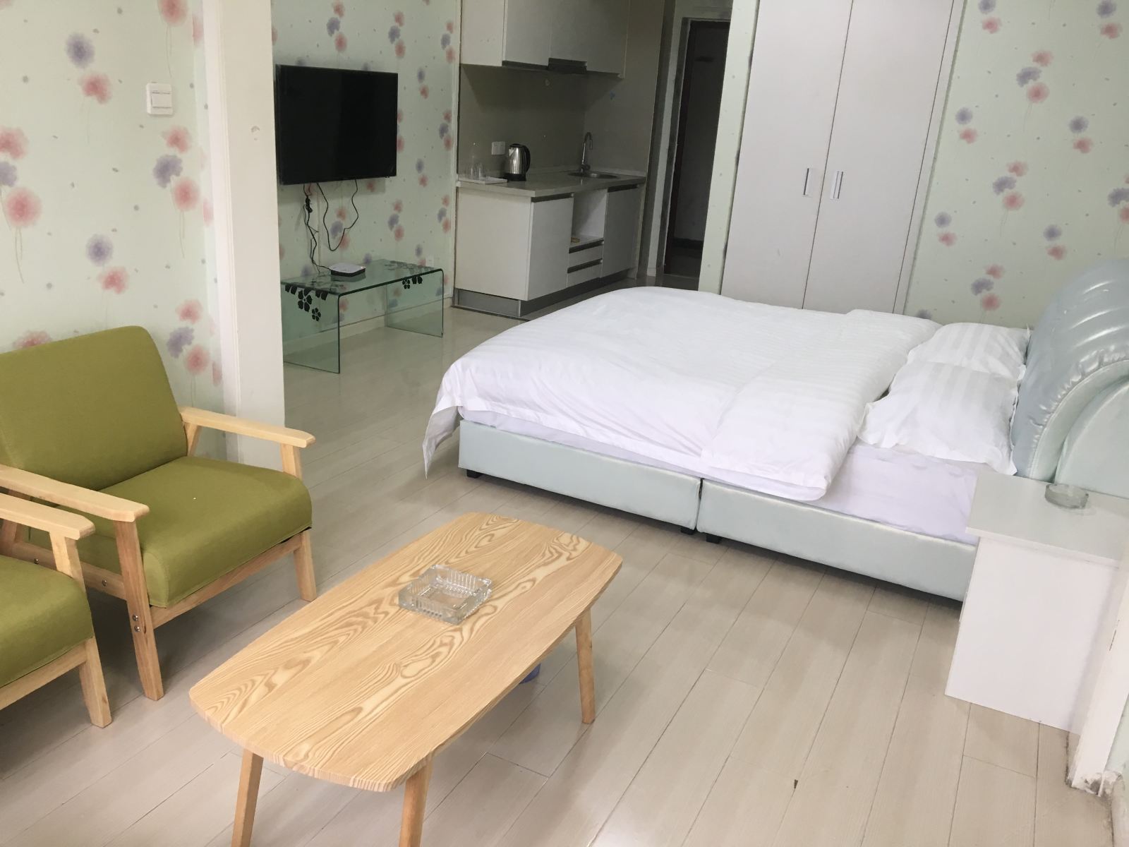 浪漫圆床房