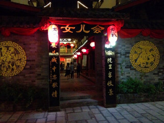 武漢自由行費(fèi)用_去武漢游怎么省錢_到武漢旅游報(bào)團(tuán)價(jià)格