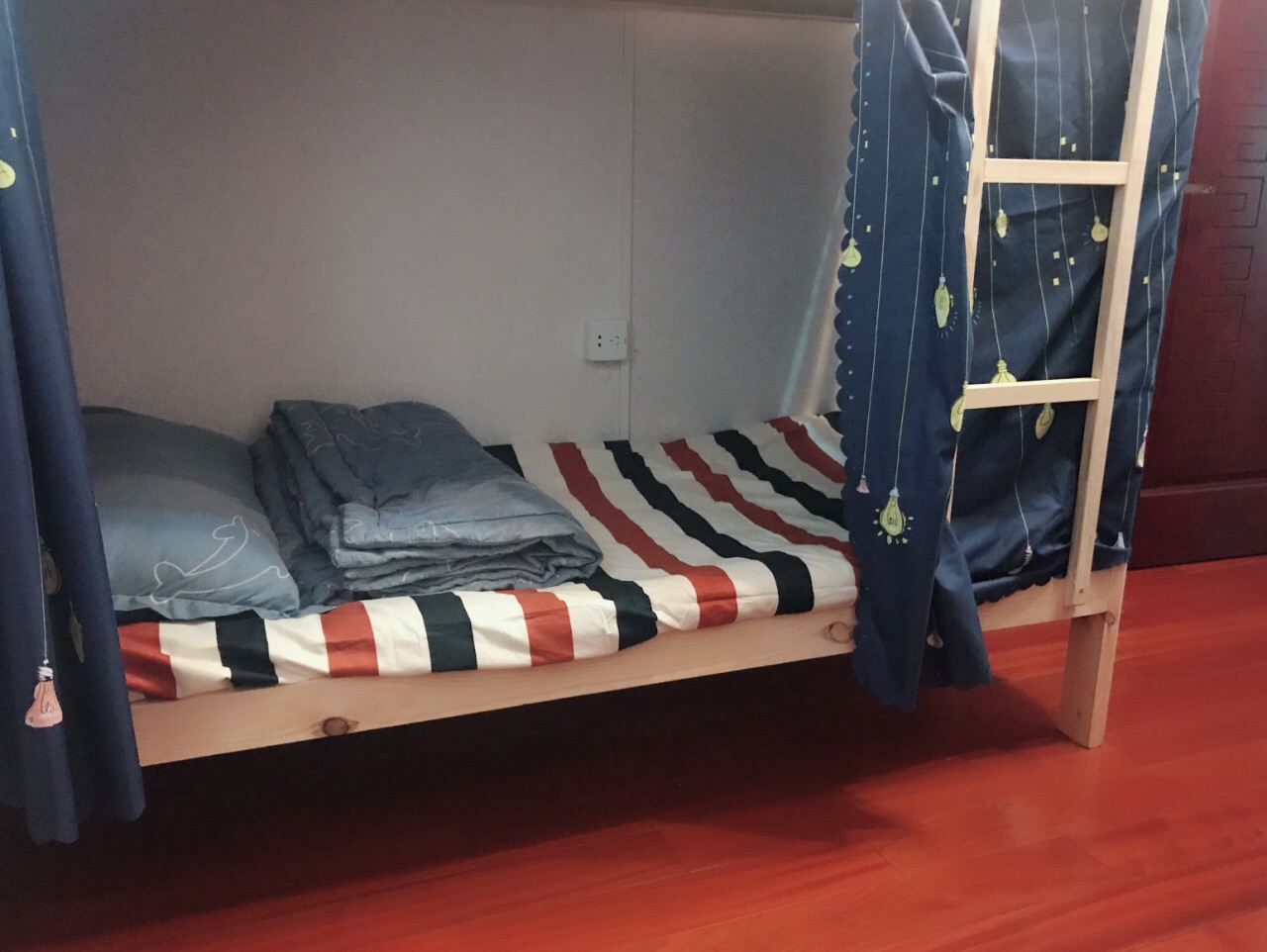 完美4人间(床位房)(公共卫浴)