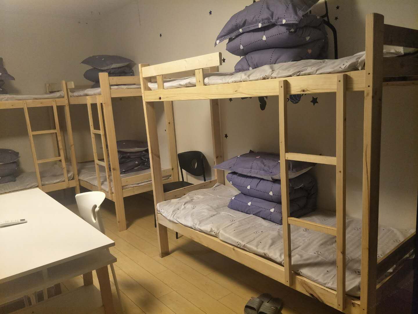 特惠多人间(床位房)(公共卫浴)