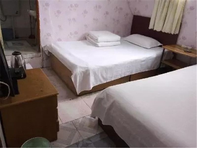 双床间