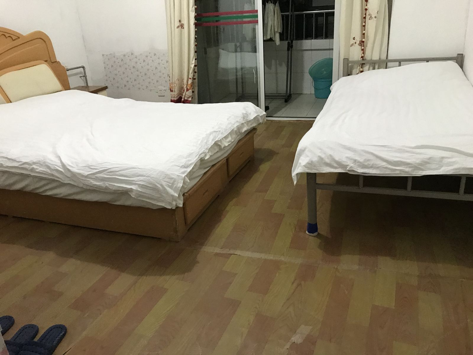 双床标准间(公共卫浴)