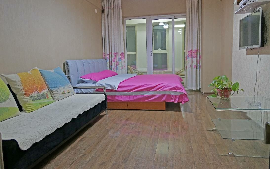 阳光大床房