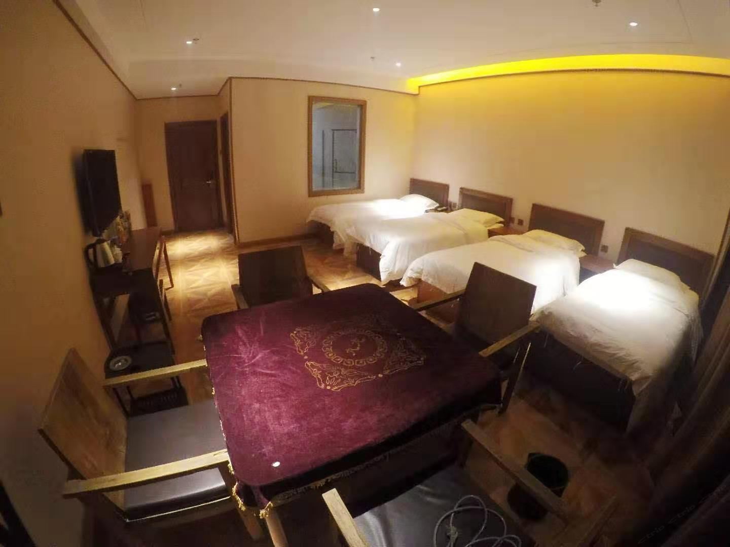 商务四人麻将房