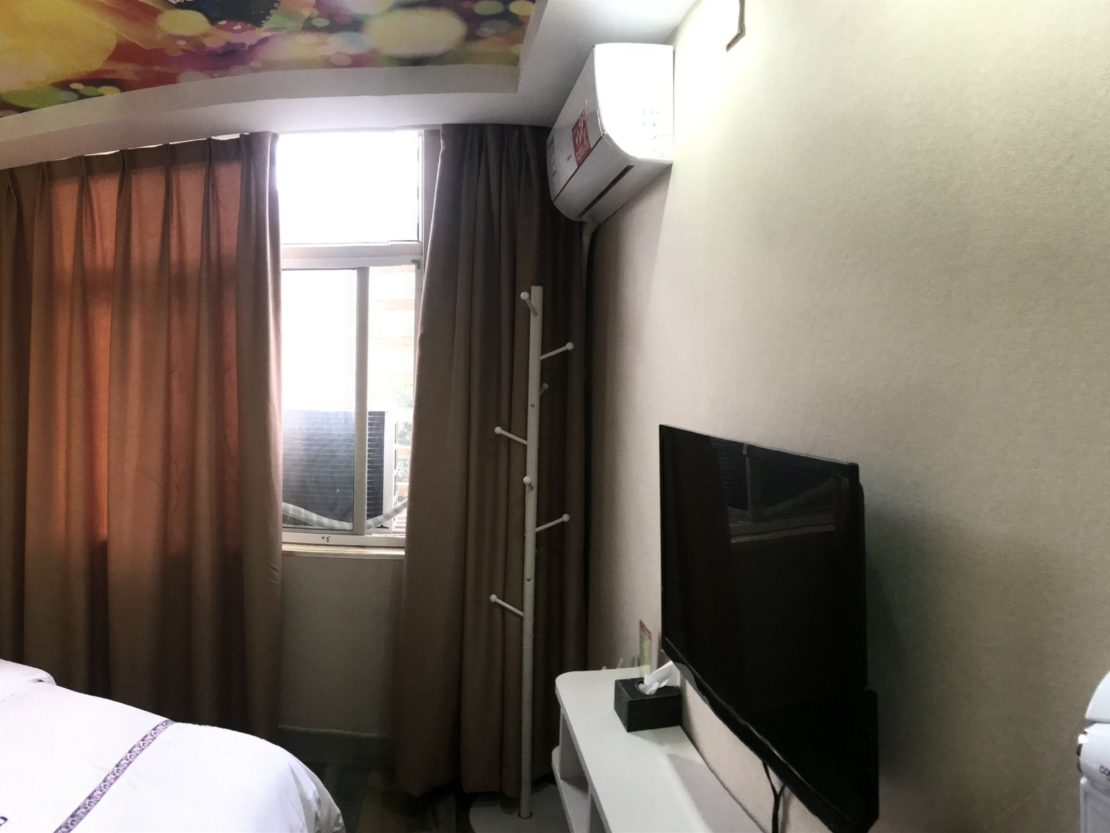 花间碟语粉色大床房