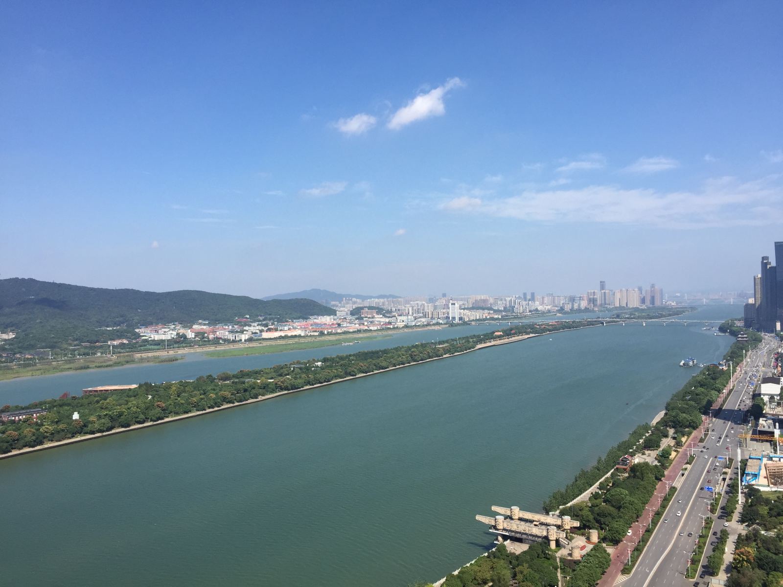 烟花美景江景大床房