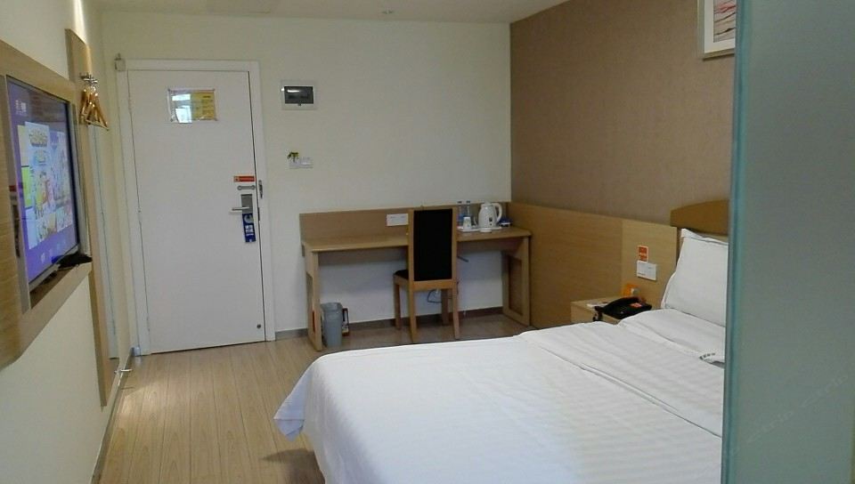 高级大床房