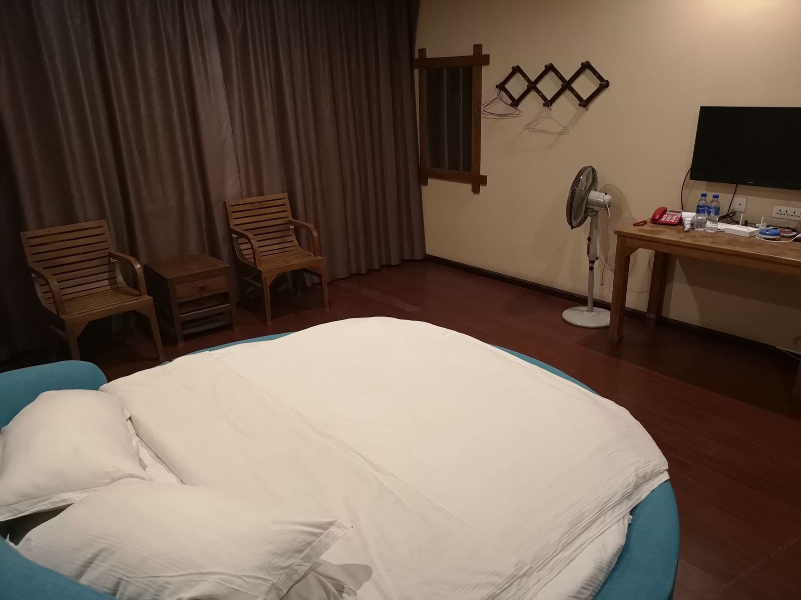 温馨圆床房