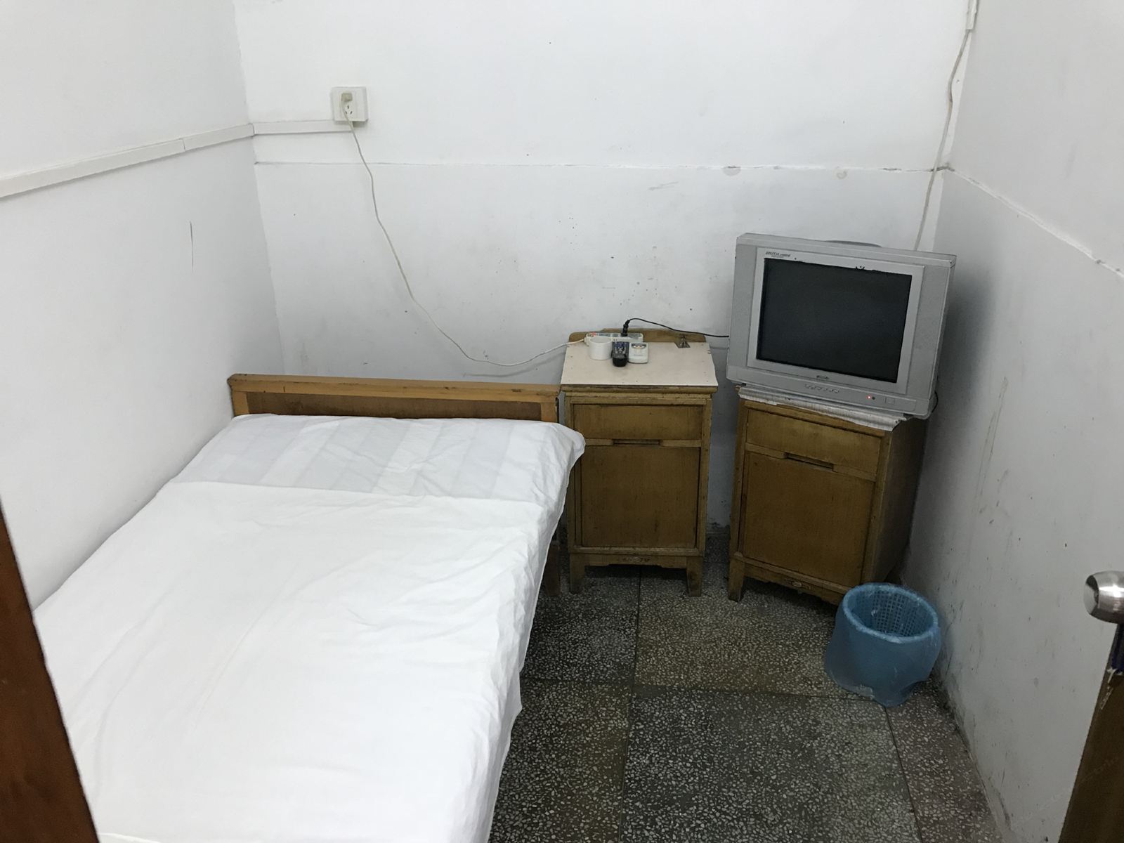 单人房(公共卫浴)