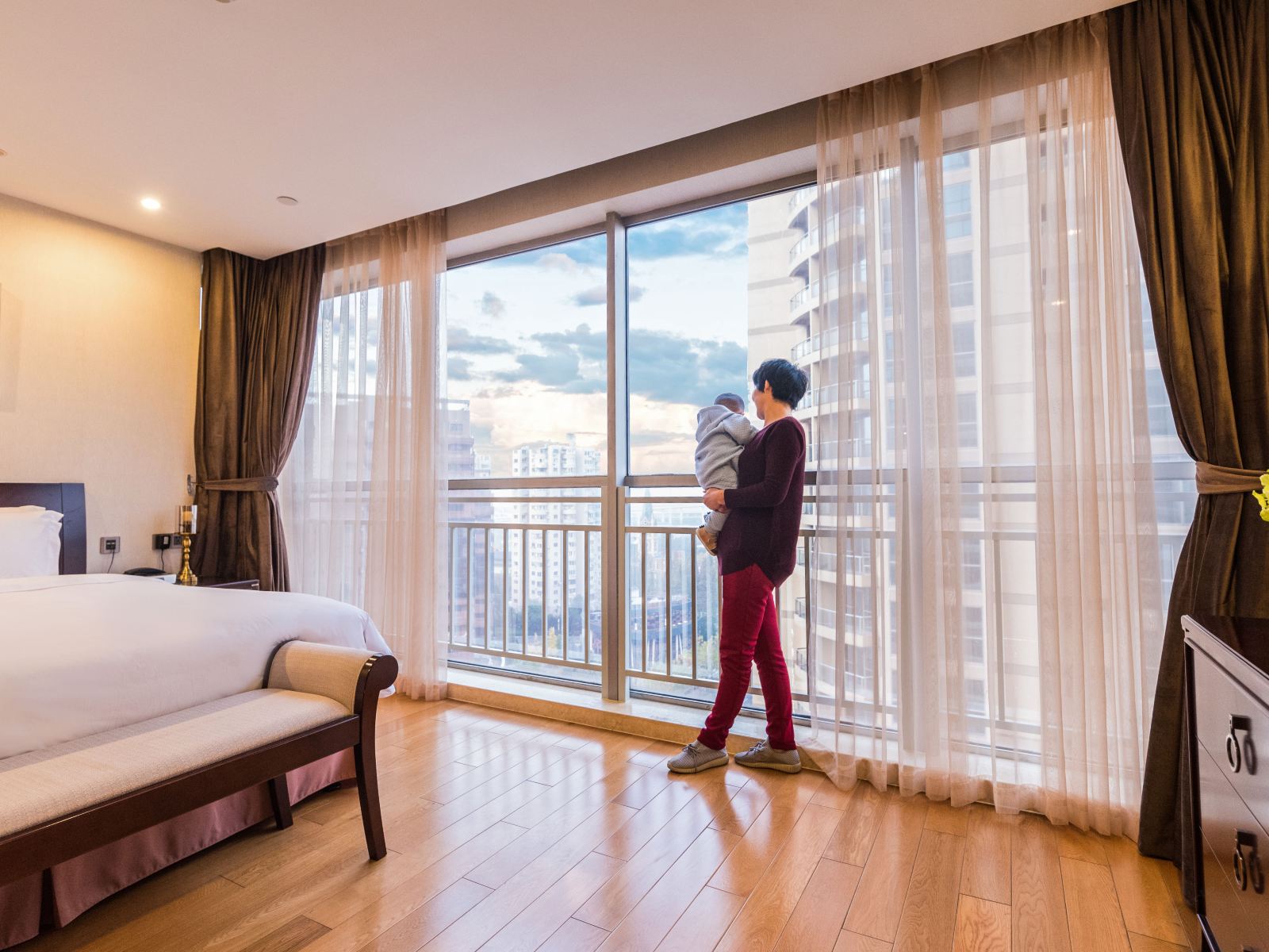 家庭间
