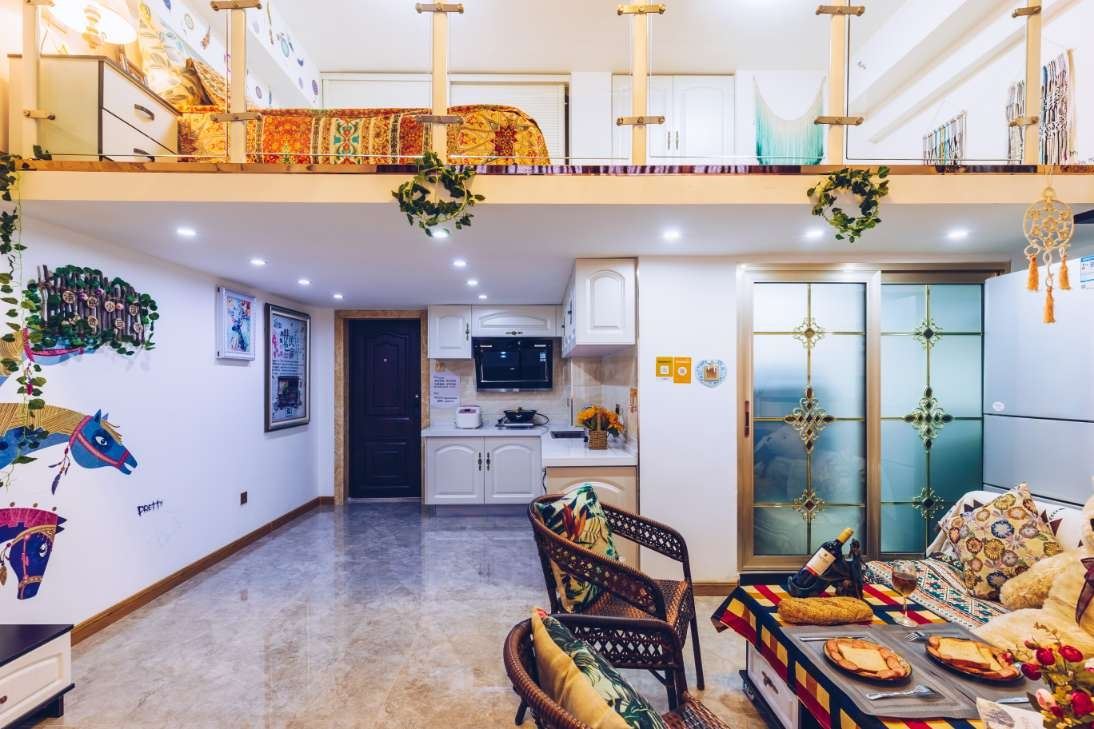 LOFT巴巴尼亚民族风大床房