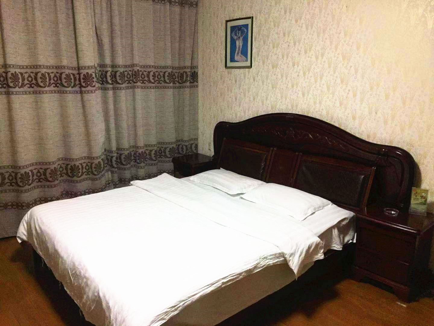 豪华大床房