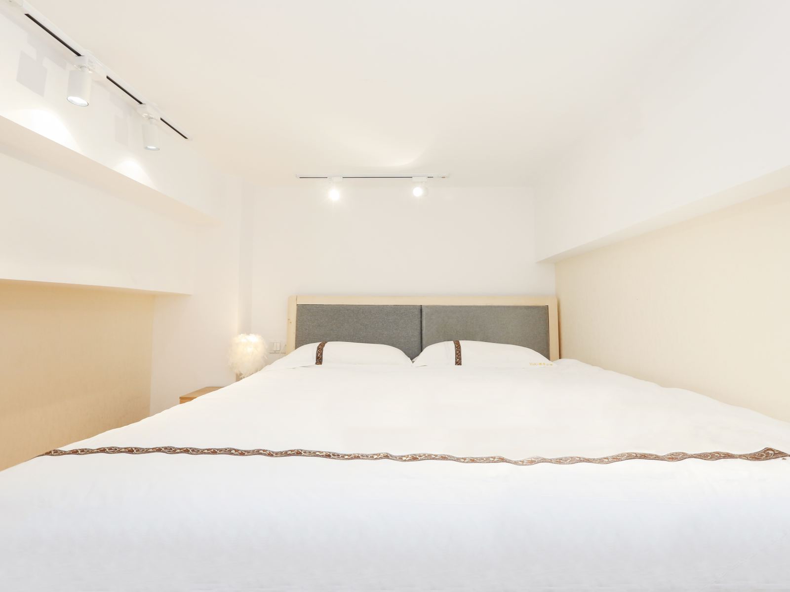 清新花语loft大床房