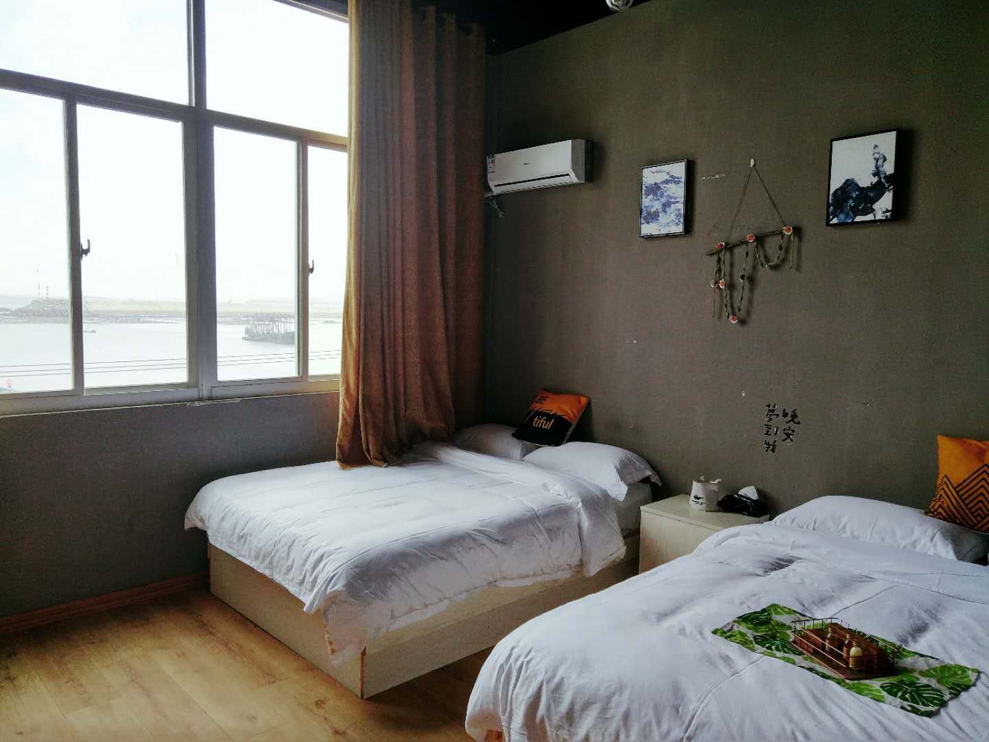 港城海景双床房