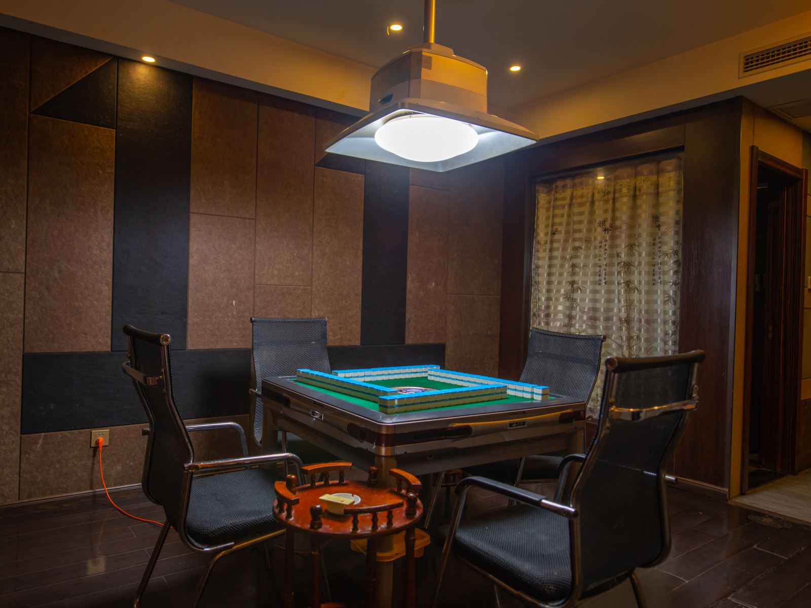 休闲棋牌房
