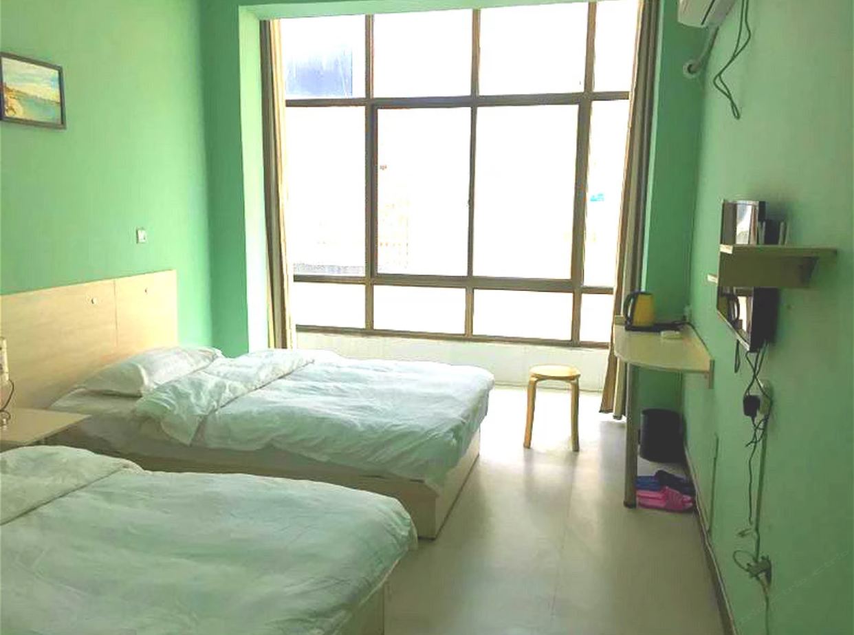标准双床间