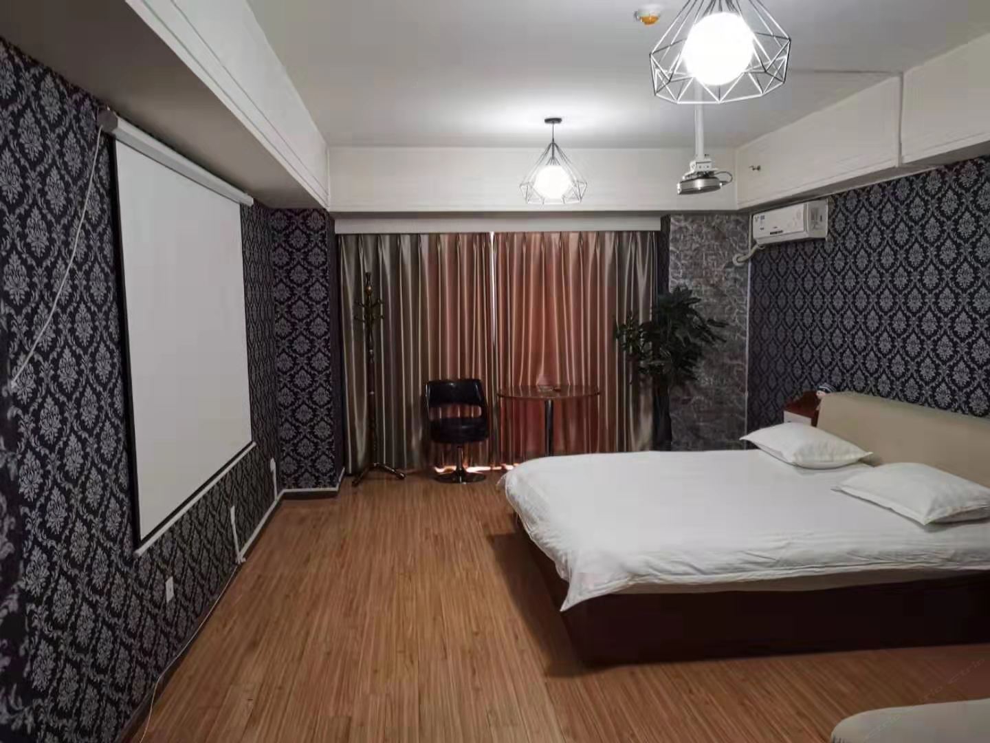格调大床房