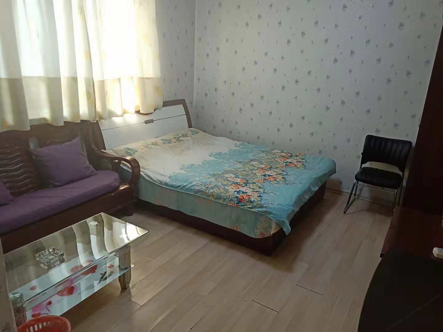 蓝色经典大床房