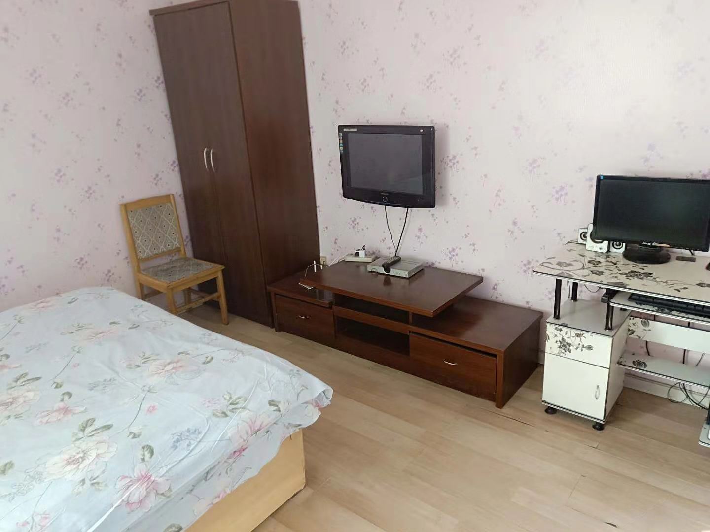 粉色温情大床房