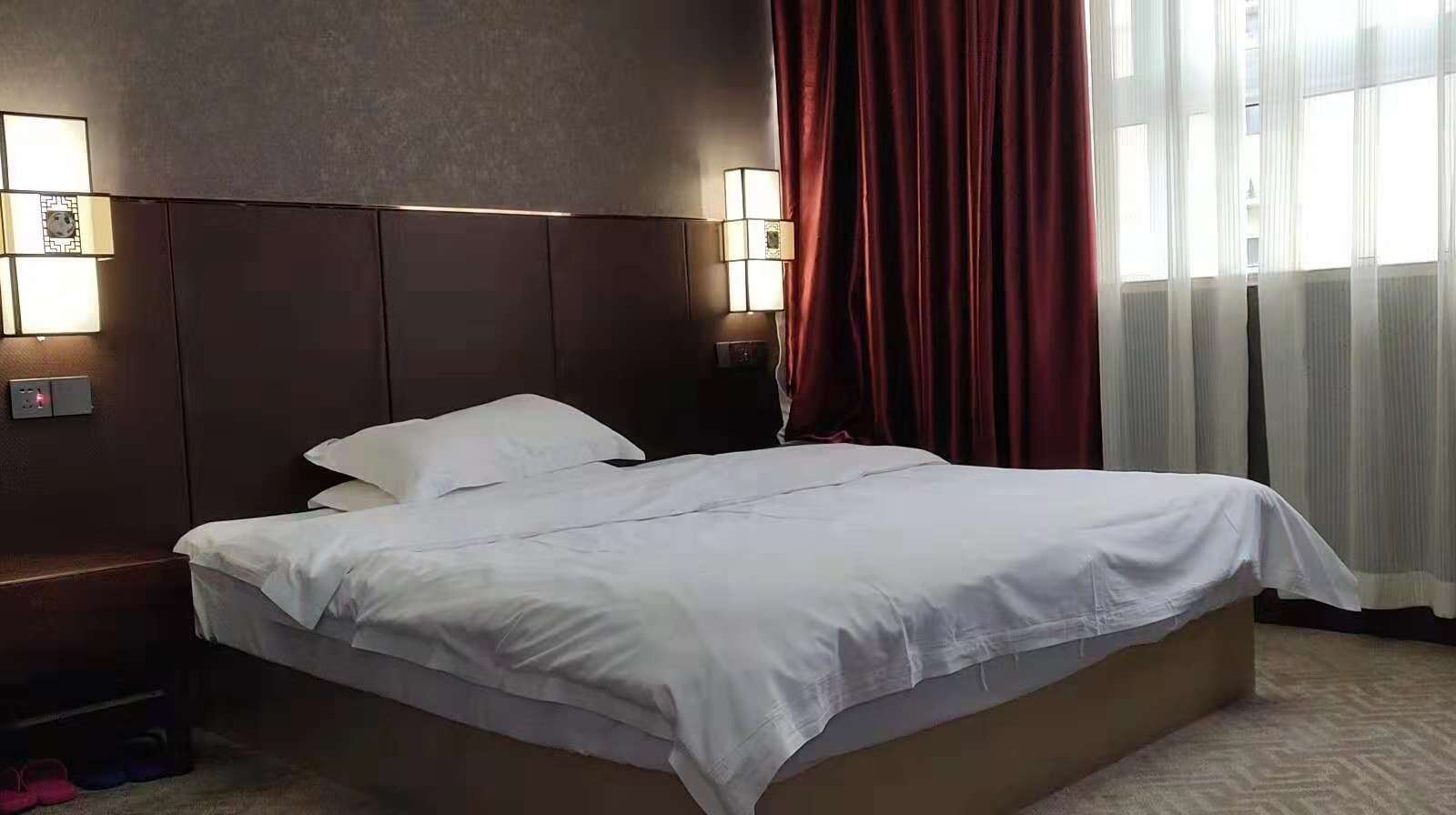 豪华大床房